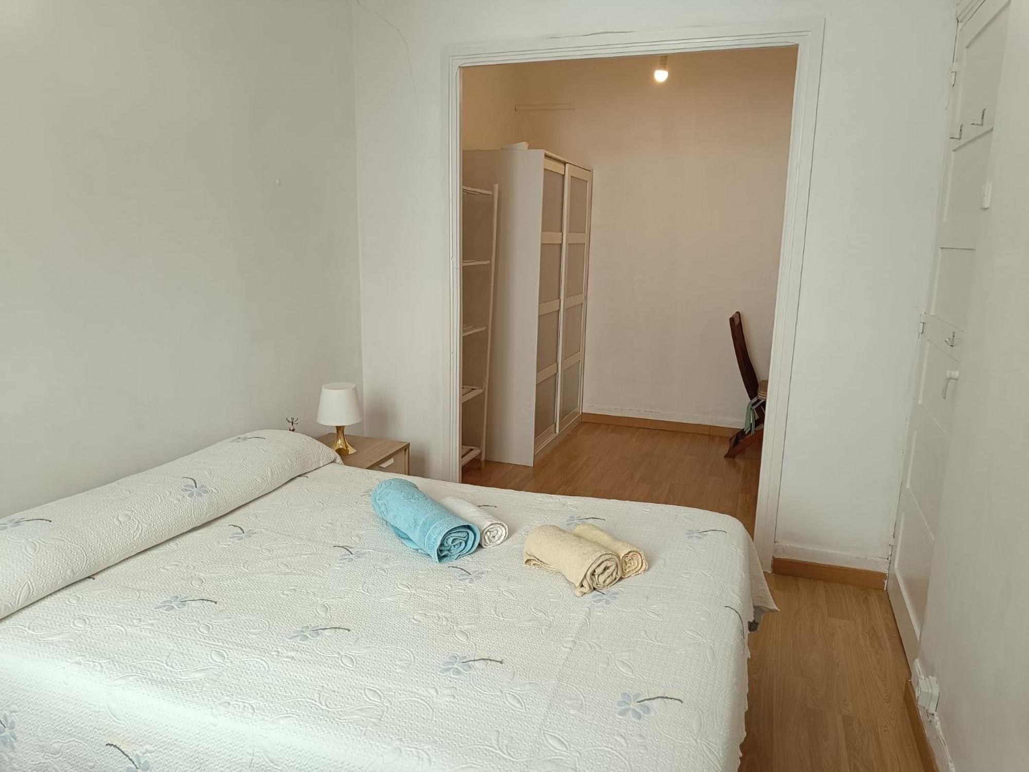 Piso Antiguo, Muebles Viejos, Muy Sencillo, Alquilado En Invierno A Estudiantes, Sin Ascensor, Cocina Antigua A Gas, Edificio Muy Antiguo Corunha Exterior foto