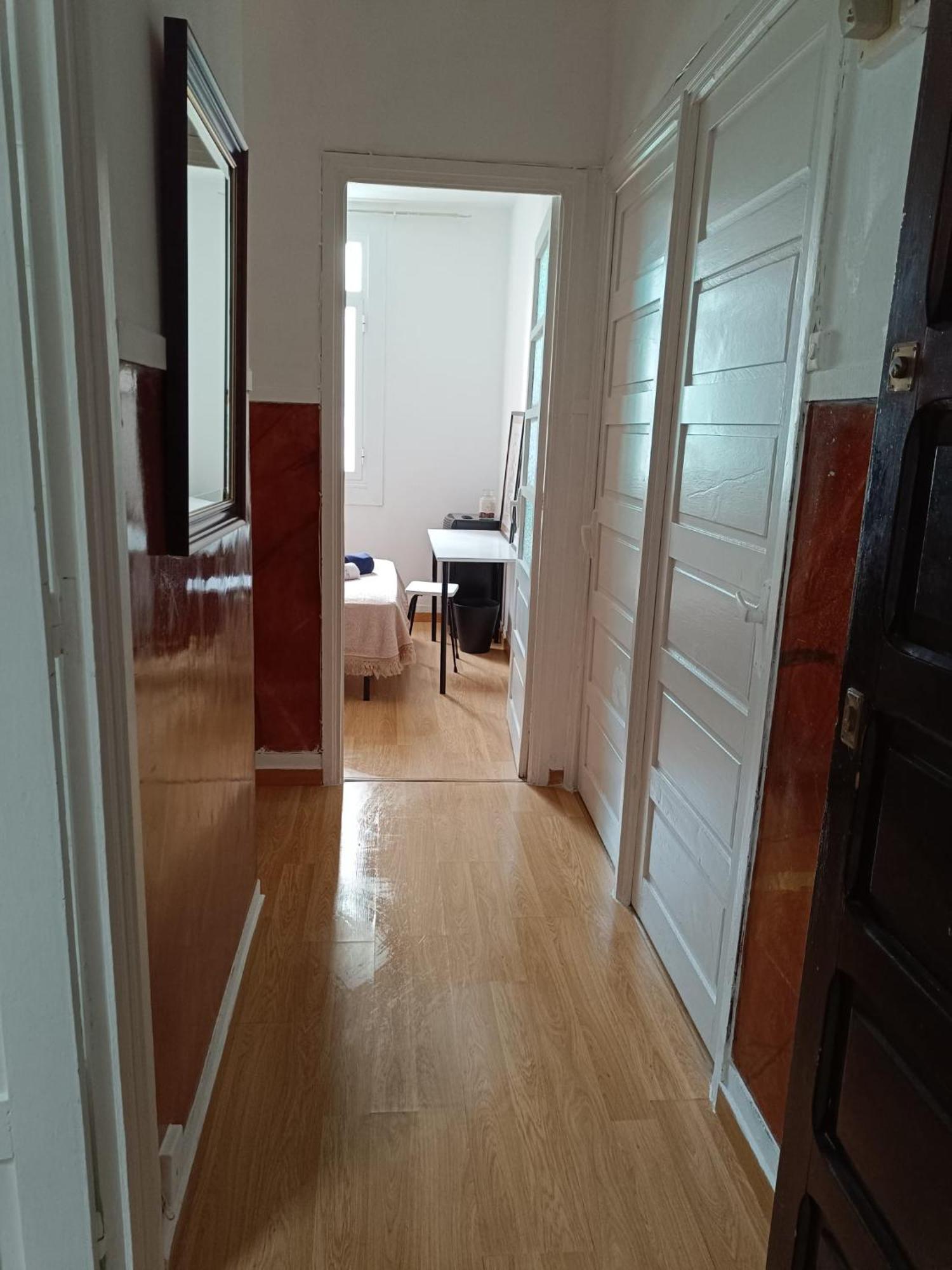 Piso Antiguo, Muebles Viejos, Muy Sencillo, Alquilado En Invierno A Estudiantes, Sin Ascensor, Cocina Antigua A Gas, Edificio Muy Antiguo Corunha Exterior foto